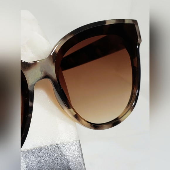 LELE SADOUGHI ‘BROOKLYN’ SUNGLASSES, EUC! - Picture 6 of 16
